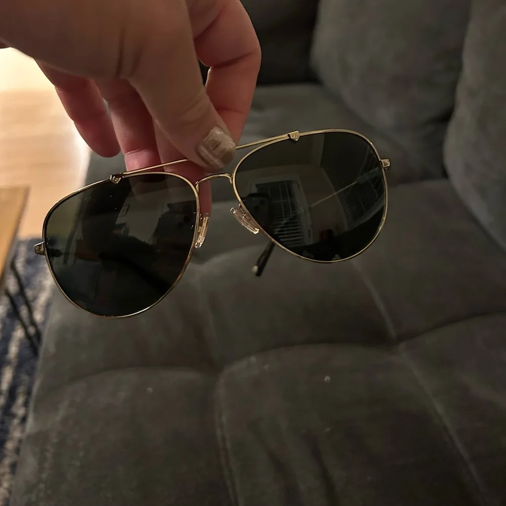 Never worn coach aviator sunglasses - Picture 2 of 4